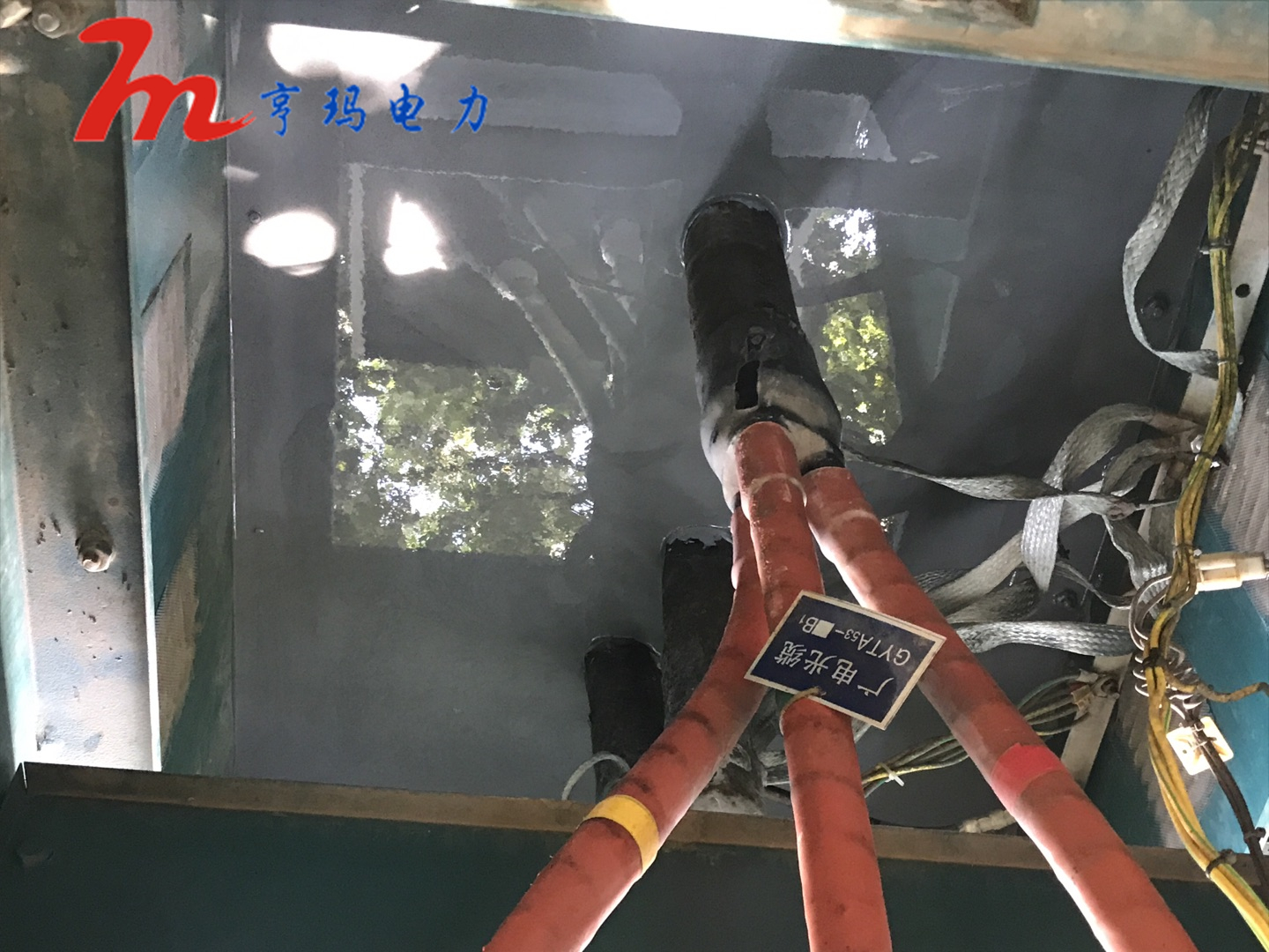 施工案例/云南昆明動力柜底部防凝露翻新工程